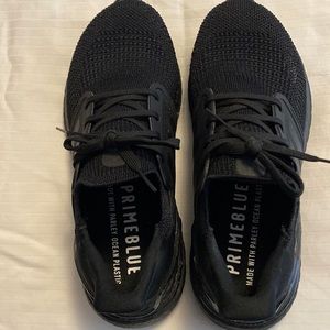 Relisting the Adidas ultra boost women’s size 8.